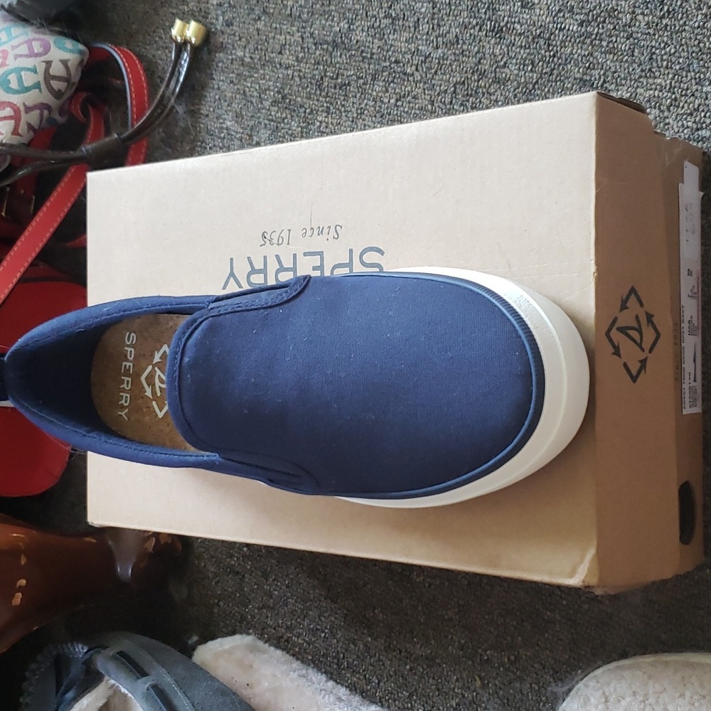 Sperry navy slides size 7
